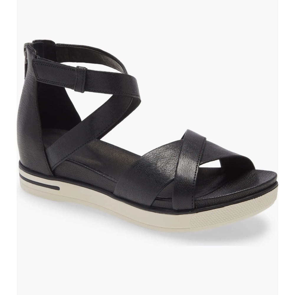 Fits like 7.5 Eileen Fisher Sally Wedge Sandal